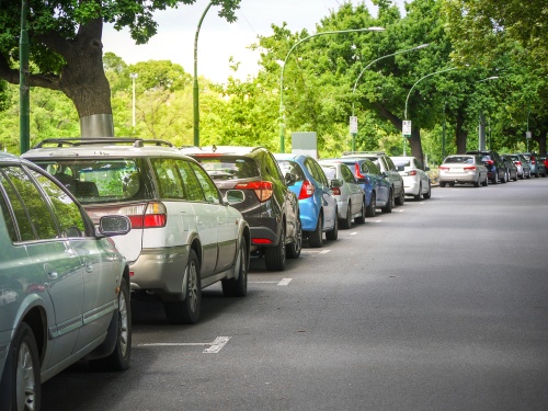 Kā noparkot auto kā īstam profesionālim?