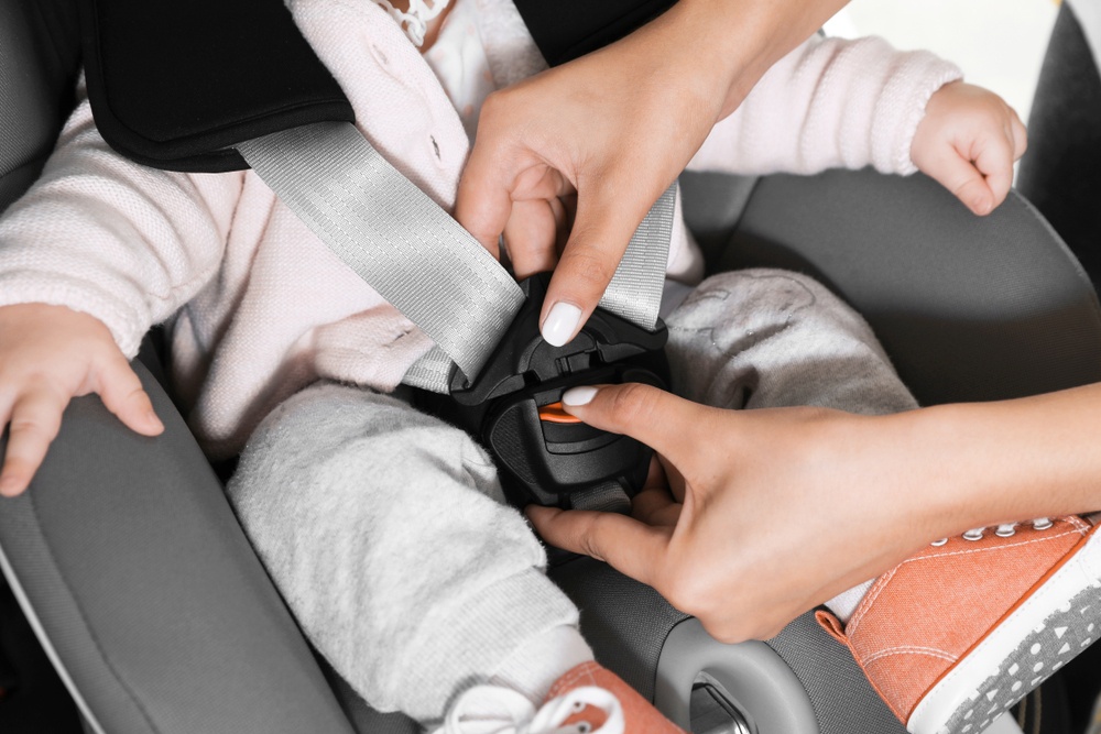 Kā pārvietoties ar auto droši – Ieteikumi gan jaunajām māmiņām, gan jaundzimušajiem