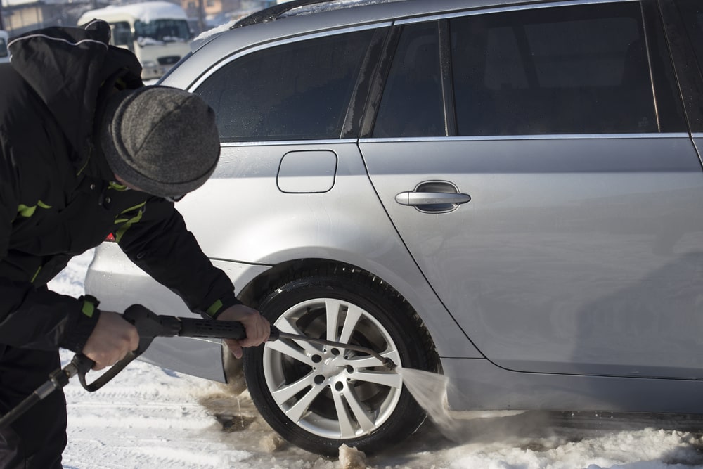 Auto mazgāšana ziemā – ko der zināt?